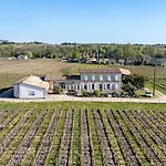 D'hotes La Roseraie Bed & Breakfast