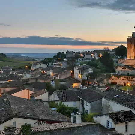 D'hotes La Roseraie فندق مبيت وإفطار