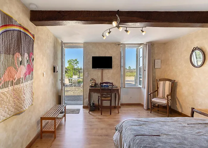 D'hotes La Roseraie Bed & Breakfast