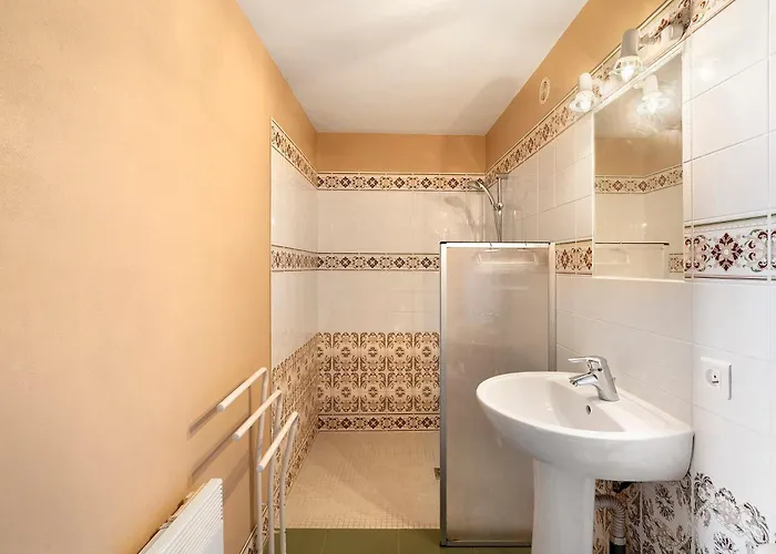 D'hotes La Roseraie Bed & Breakfast 3*