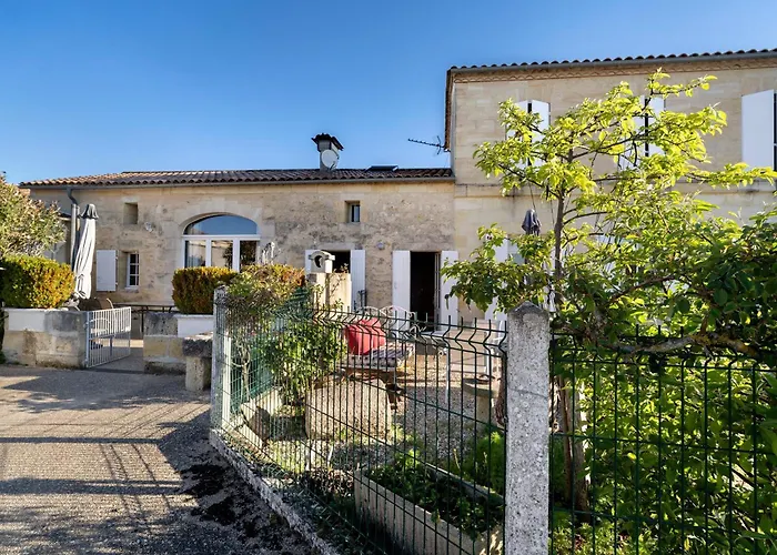 Bed & Breakfast D'hotes La Roseraie 3*